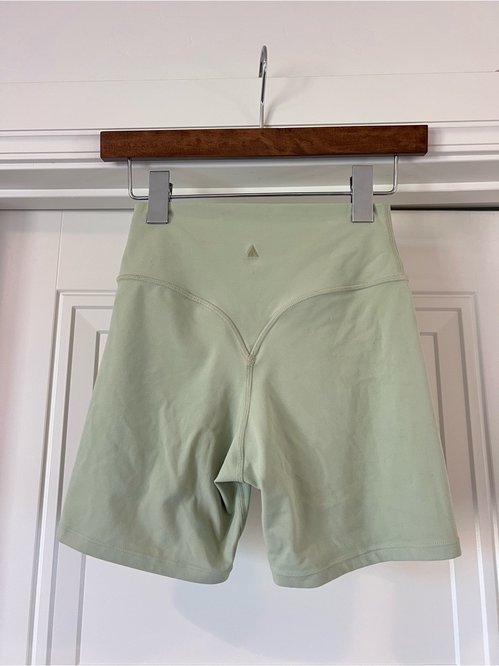 Vitality High-Waist light pale Green Women’s Bike Shorts size small